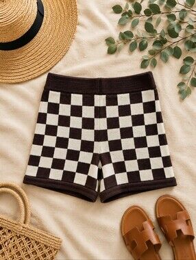 Belle The Label Checkered Cream And Brown Shorts M